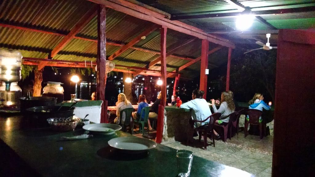 Zapote Tree Inn ฟลอเรส ภายนอก รูปภาพ
