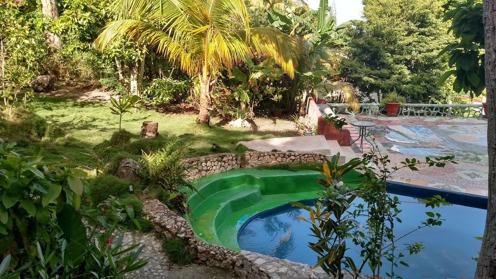 Zapote Tree Inn ฟลอเรส ภายนอก รูปภาพ