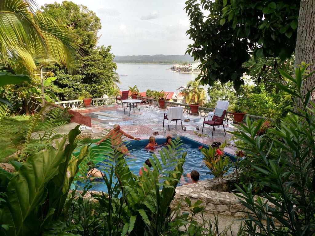 Zapote Tree Inn ฟลอเรส ภายนอก รูปภาพ